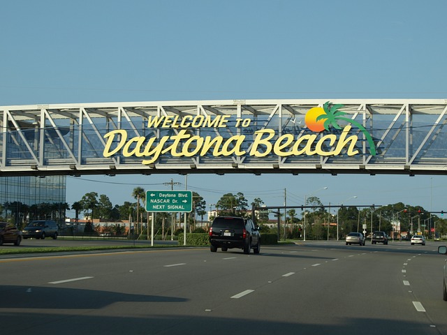 Can you drink beer on Daytona Beach?