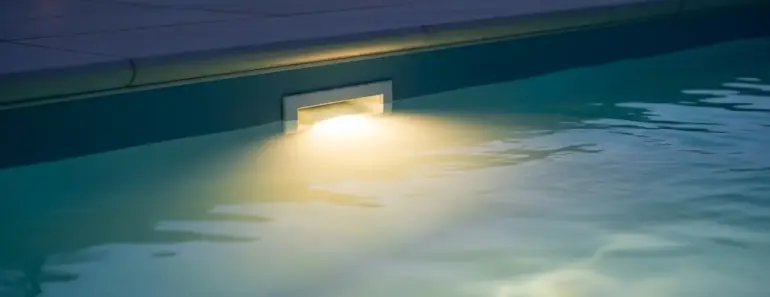 What is a Nicheless Pool Light?