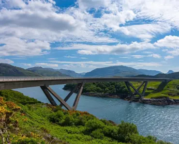 Kyle Cooke Reacts to Amanda Batula and West Wilson’s Kiss Cam PDA