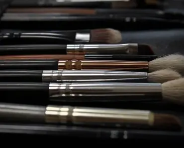 9 Makeup Artist Essentials: The Brushes You Need Now