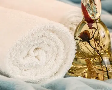 7 Essentials Flat Sandals Our Editors Are Buying from Nordstrom This Season