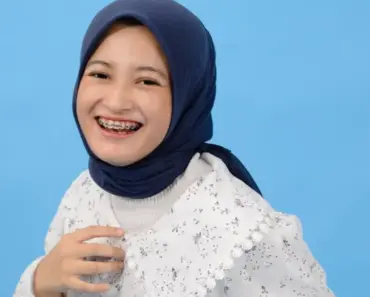 Karlie Kloss Just Made a Knee-Length Skirt Look Modern Again: 9 Surprising Ways to…