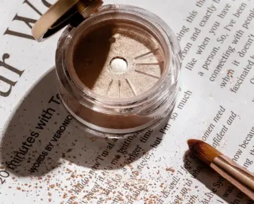 7 Makeup Products Gracie Abrams Trusts for a Flawless Look