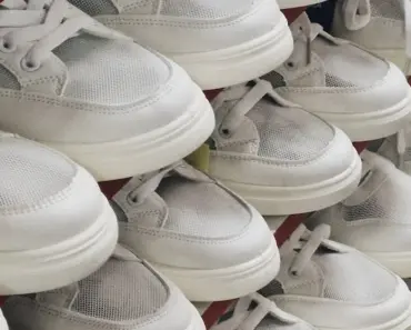 These 16 Lovely Perfumes That Smell Like Spring in a Bottle