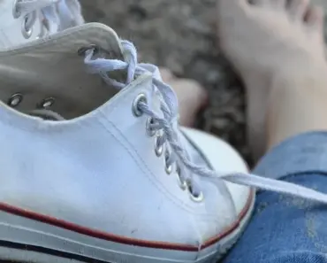 7 Specific Pairs of Jeans a Fashion Editor Always Wears