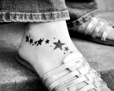 Top 11 Denim Colors to Wear with Sandals for a Fashionable 2026 Look