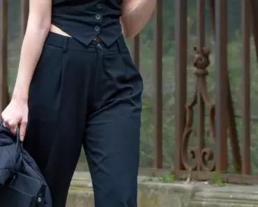 “13 Must-Have Black Capri Pants for a Chic Spring and Summer Wardrobe”