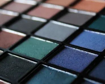 Make Your Own Daisy DIY Earrings