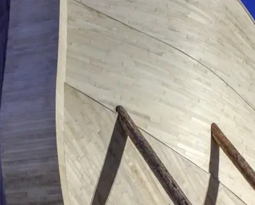 “Noah Lyles’ First Look at Junelle Bromfield’s Wedding Dress Was a Game-Changer in 5…