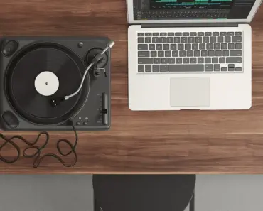 Top 11 Long-Lasting Lip Liners That Beauty Editors Swear By for a Perfect Pout