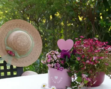 Easy Mother’s Day Flower Arrangements She’ll Adore
