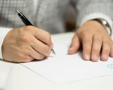 5 Signs Your Toddler is Ready to Make the Big Transition to a Real Bed