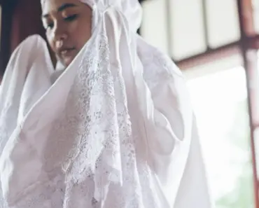 13 Essential Prettiest Lace-Trim Fashion Items to Update Your Wardrobe This Season