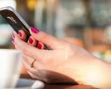 Top 7 Butter Yellow Nail Polish Shades to Rock This Spring Season