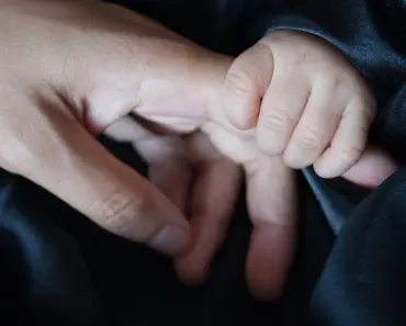7 Inspirational Parenting Quotes to Stay Positive