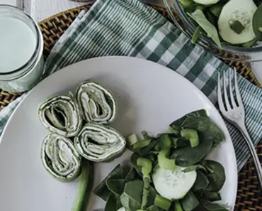 Shamrock Pinwheel Sandwiches & Irish Green Salad for St. Patrick’s Day Shamrock Pinwheel Sandwiches & Irish Green Salad for St. Patrick’s Day
