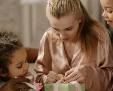 7 Surprising Facts About Phoebe Dynevor’s Fiancé Cameron Fuller