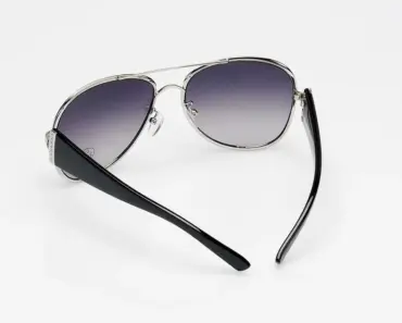 “5 2026 Sunglasses Trends That Prove You’re in the Know”