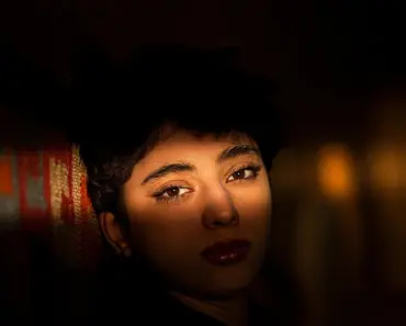 Rihanna’s 5 Soft Purple Eye Shadow Looks to Steal the Spotlight This Season