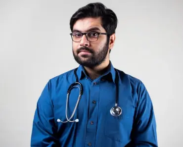 11 Expert-Approved Tricks to Stop Watery Eyes from Ruining Your Makeup