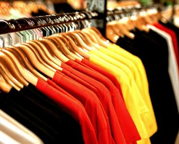 Fashion Merchandising Degree Comparison: Programs, Careers, and Salaries