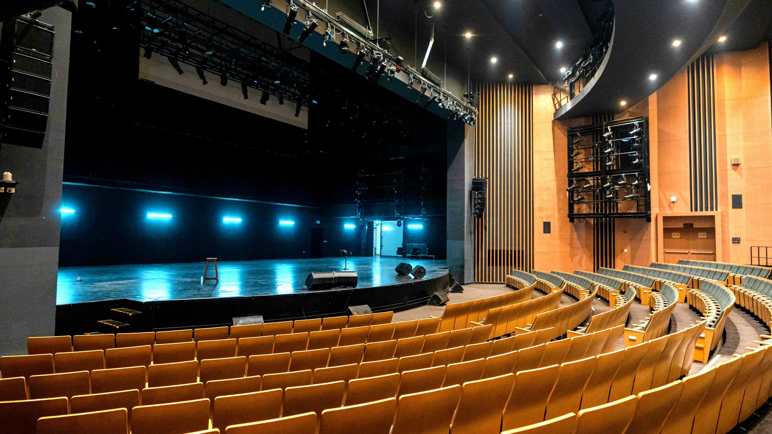 Arts and Cultural Management BS: Combining Humanities and Business for Arts and Cultural Management BS program combines humanities and business training for creative industry careers
