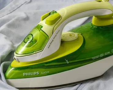 5 Best Ways to Iron Linen Clothing