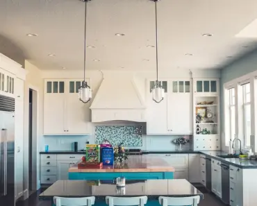 How to Choose a Kitchen Island with Seating: 7 Key Tips