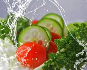 5 Tips to Plant & Grow Lettuce for Garden Salads