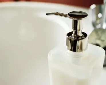 7 Easy Ways to Clean a Black Composite Kitchen Sink