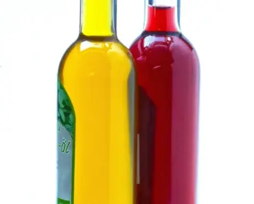 5 Weeds Vinegar Kills Only When They’re Young