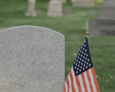 5 Tips to Explain Memorial Day to Kids at Every Age