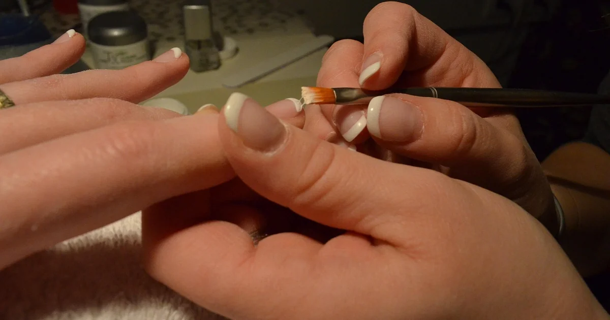 11 Swirl Nail Designs That Guarantee Summer Compliments swirl nail designs