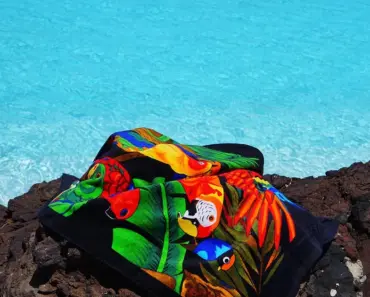 7 Best Pool Towels for Sunbathing, Drying & Relaxing
