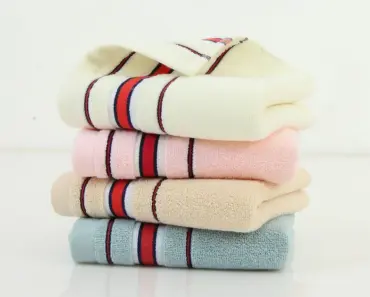 7 Best Pool Towels for Sunbathing & Drying