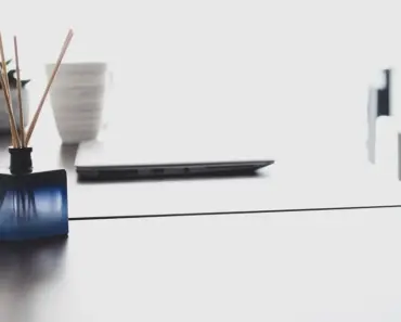 5 Ways to Make Your Own Room Diffuser
