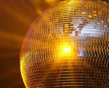 7 Ways to Host the Ultimate Garden Disco Party