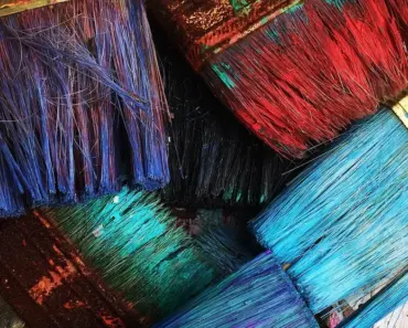 5 Quick Ways to Get Acrylic Paint Out of Clothes