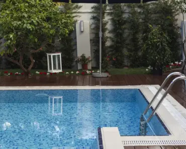 7 Ways to Elevate Your Outdoor Pool House