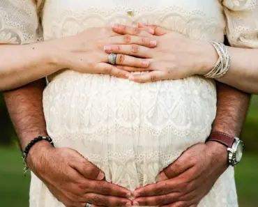 5 Weird Pregnancy Cravings: What They’re Actually Trying Say
