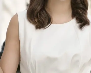 3 Best White Pants After 50 for Summer