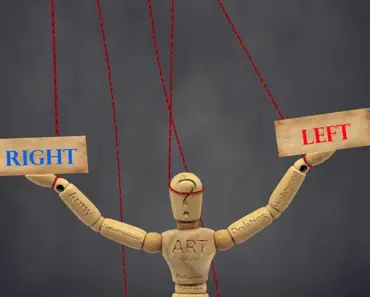 7 Signs of Hidden Control Behind Love Bombing