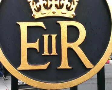 Unearthed Footage of Buckingham Palace on Queen’s Final Day