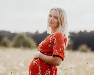 Cool Girl’s Guide to Pregnancy Style: 5 Essentials