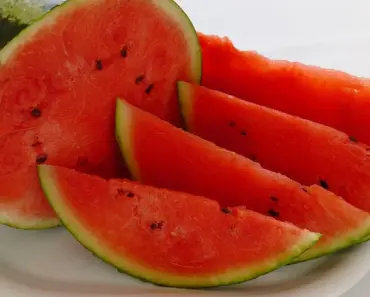 7 Reasons to Check a Watermelon Rind for Cracks