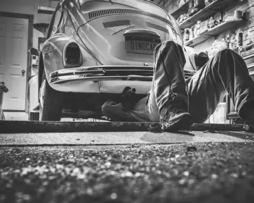 Is Maintenance and Mechanic the Same Thing
