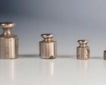 How Much Weight Can a Standard Picture Hook Hold