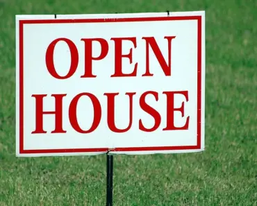 Does the Buyer Pay the Estate Agent Uk