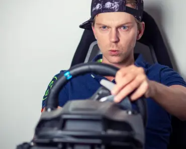 Is Car Driving Online Offline or Online