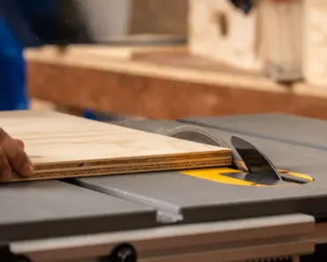 How Does a Sawstop Know When to Stop